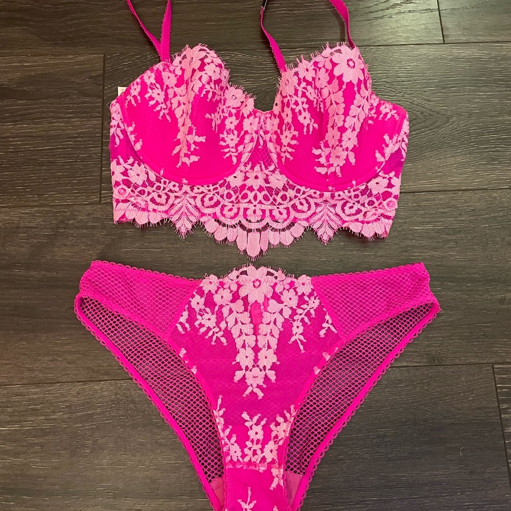 Victorias Secret Hot Pink Lace Bustier (34DD) with back zip & matching panty (L)